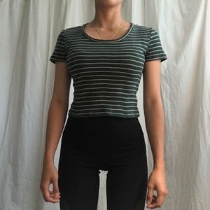 American Eagle Outfitters Cropped T-shirt